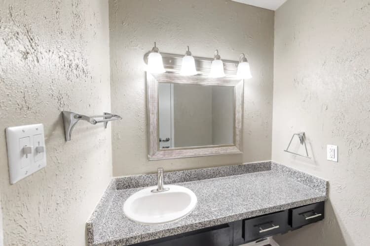 Arlington apartments for rent - image - Belmont Place (A1) - Bathroom.webp