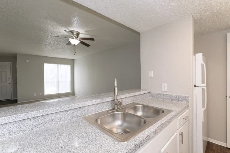 Arlington apartments for rent - image - Paisley (Abp) (Pearl) - Kitchen 1.webp