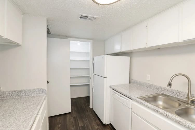Arlington apartments for rent - image - Paisley (Abp) (Studio) - Kitchen 1.webp