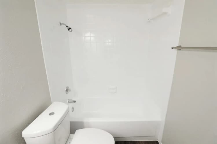 Arlington apartments for rent - image - Paisley (Abp) (Studio) - Bathroom 1.webp
