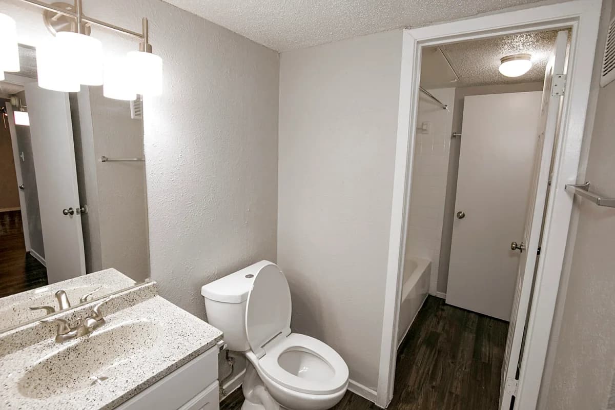Arlington apartments for rent - image - Paisley (Abp) (Star) - Bathroom 2.webp