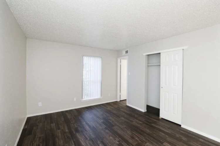 Arlington apartments for rent - image - Paisley (Abp) (Studio) - Living room 3.webp