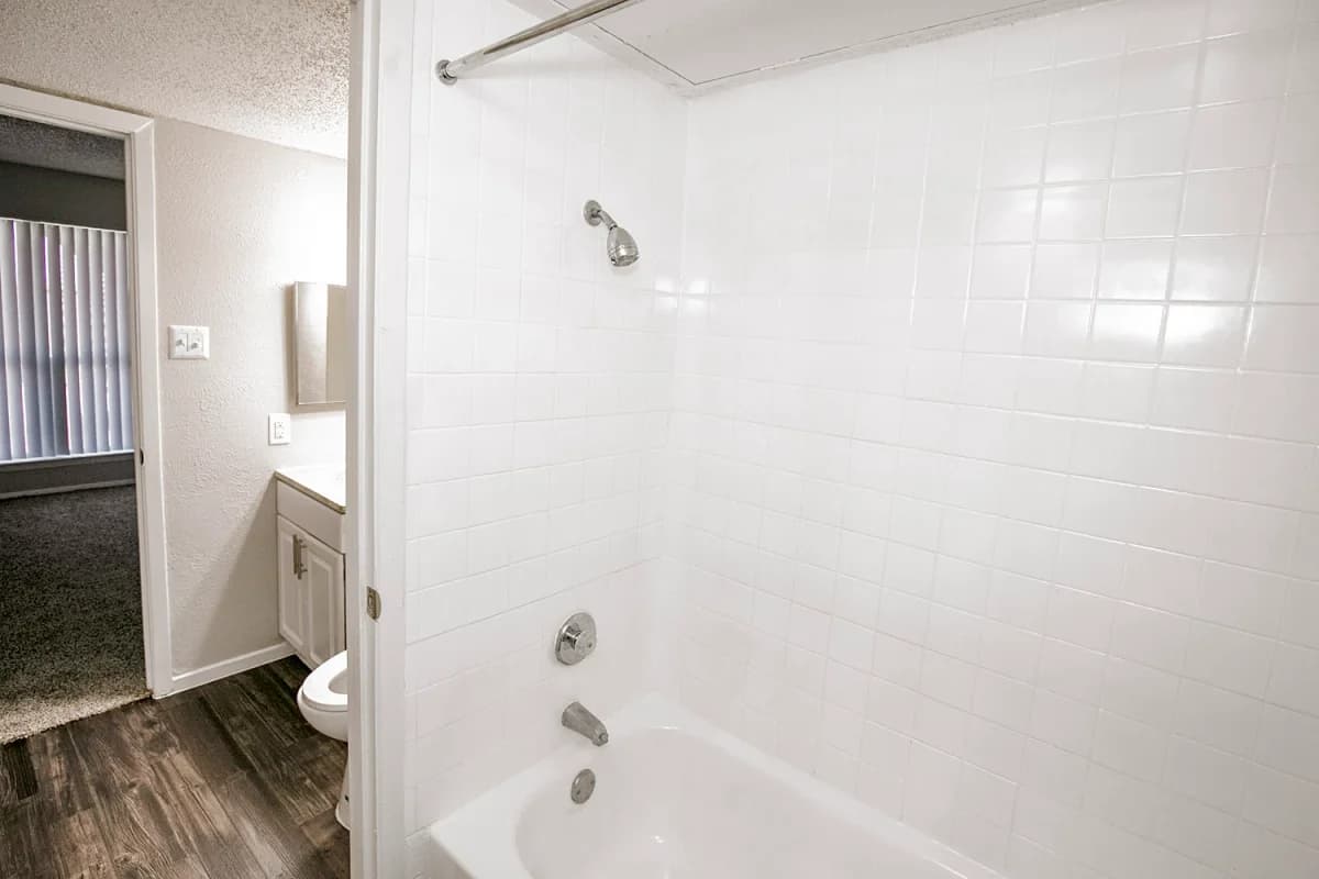 Arlington apartments for rent - image - Paisley (Abp) (Star) - Bathroom 3.webp