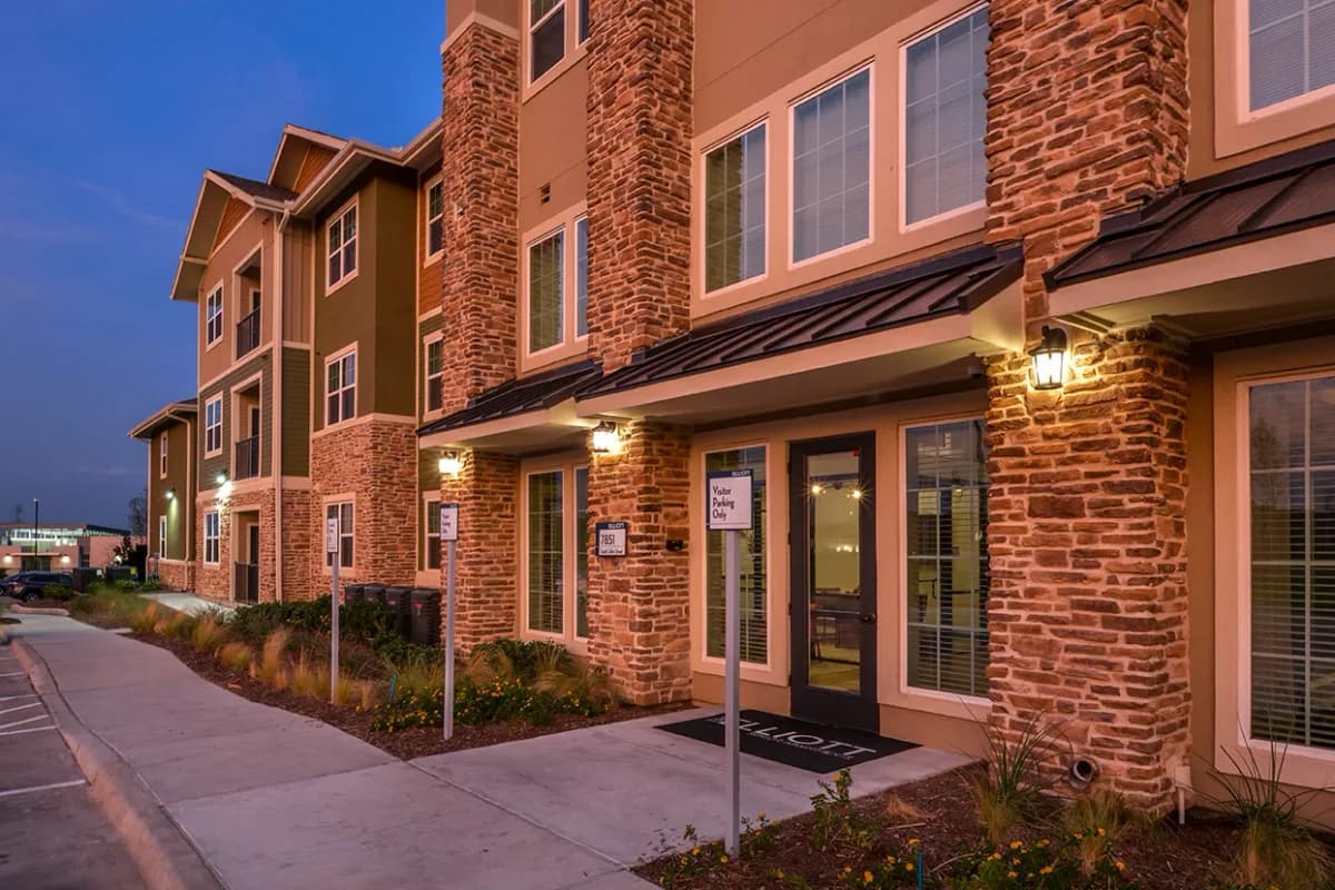 Arlington apartments for rent - Property image - Elliott Senior - 2