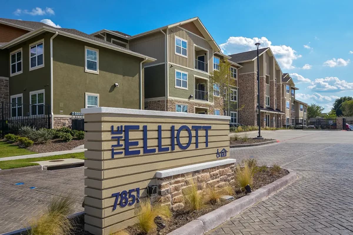 Arlington apartments for rent - Property image - Elliott Senior - 1