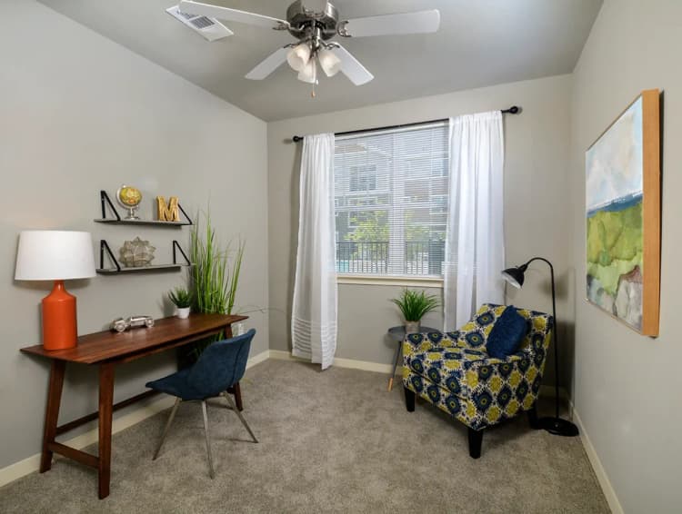 Arlington apartments for rent - image - Elliot Senior - Bedroom 2.webp