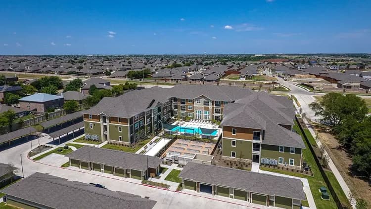 Arlington apartments for rent - image - Elliot Senior - Exterior 6.webp