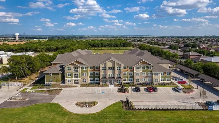 Arlington apartments for rent - image - Elliot Senior - Exterior 8.webp