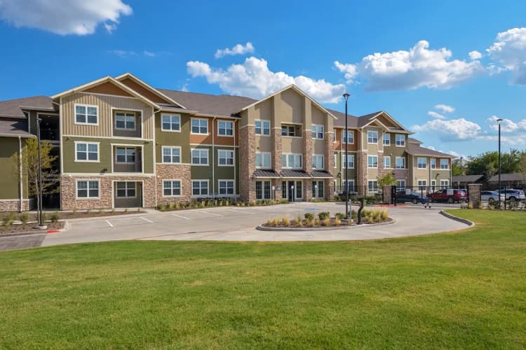 Arlington apartments for rent - image - Elliot Senior - Exterior.webp