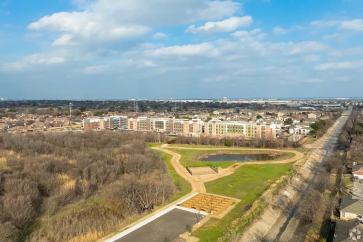 Arlington apartments for rent - image - Reserve At Mayfield - Exterior 3.webp