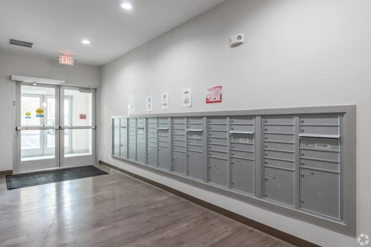 Arlington apartments for rent - image - Reserve At Mayfield - Enterence.webp