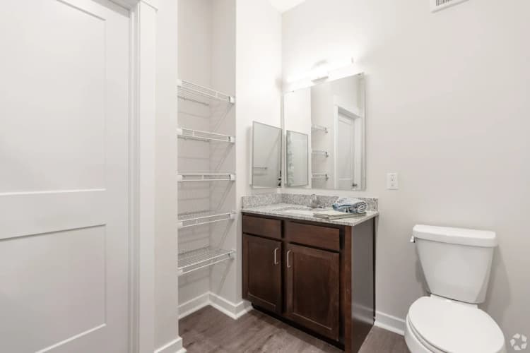 Arlington apartments for rent - image - Reserve At Mayfield - Bathroom.webp