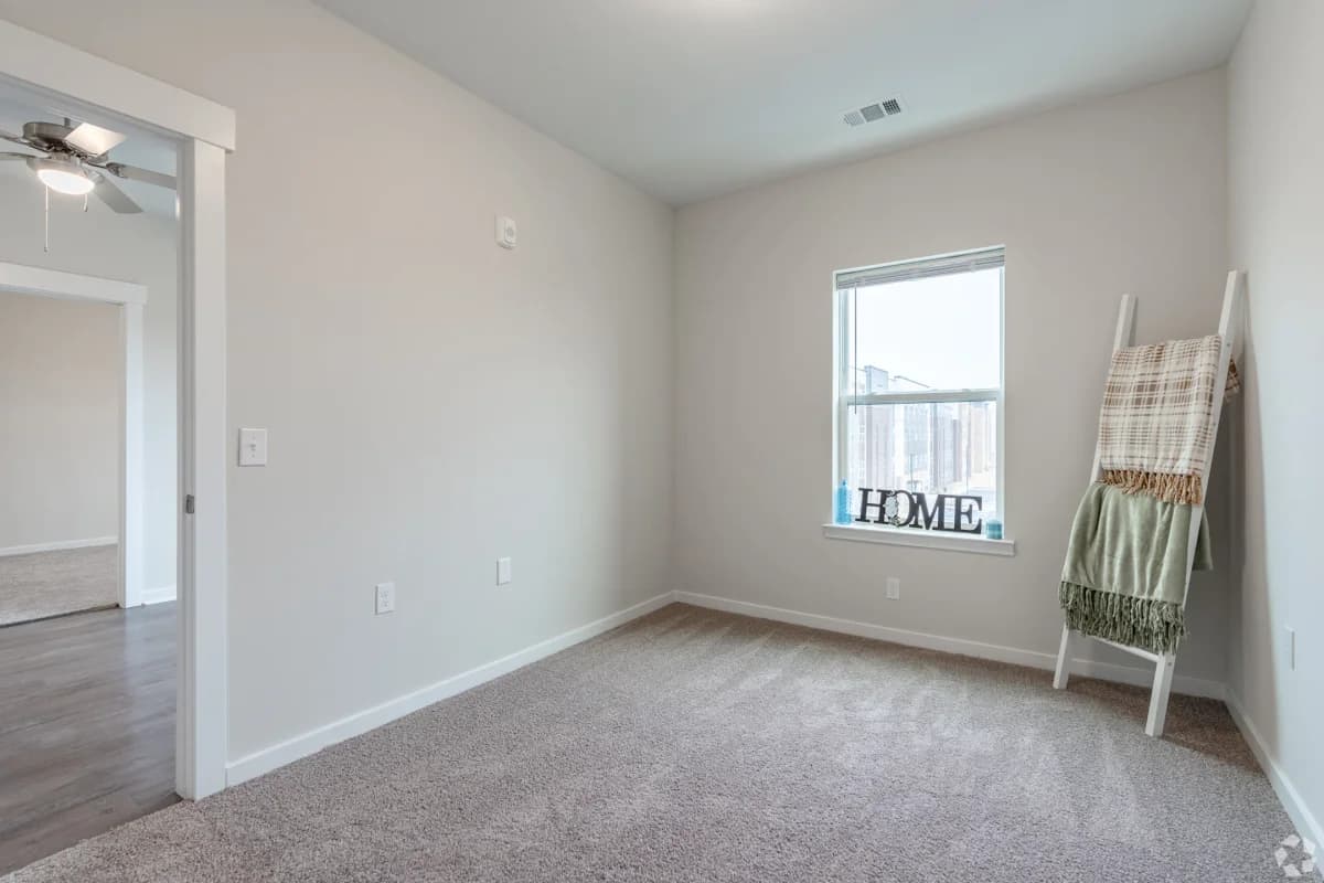 Arlington apartments for rent - image - Reserve At Mayfield - Bedroom.webp
