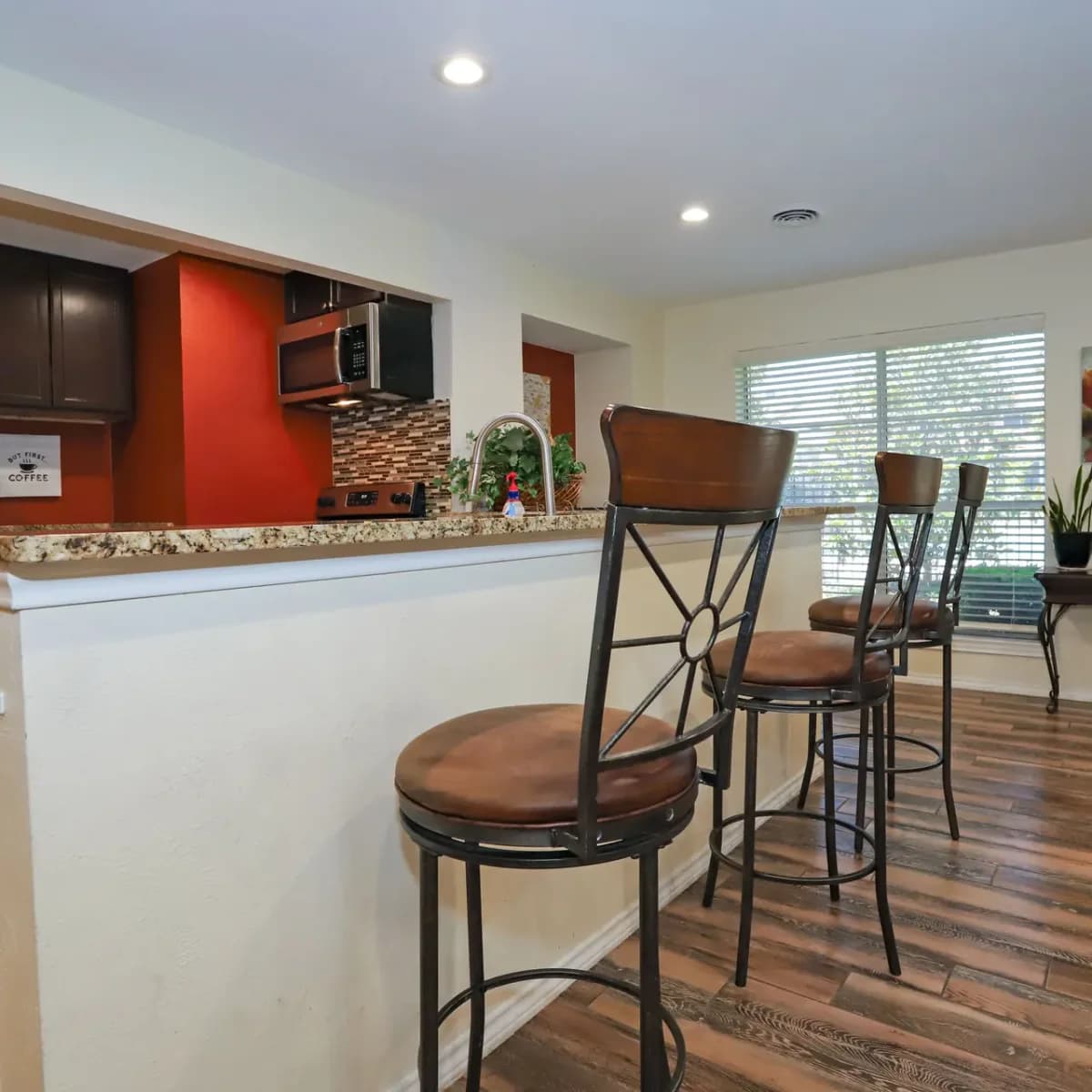 Arlington apartments for rent - image - Cedar Point Apts (Tc) - Dining.webp
