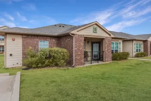Arlington apartments for rent - image - Center Place Apts (Tc) - Exterior.webp