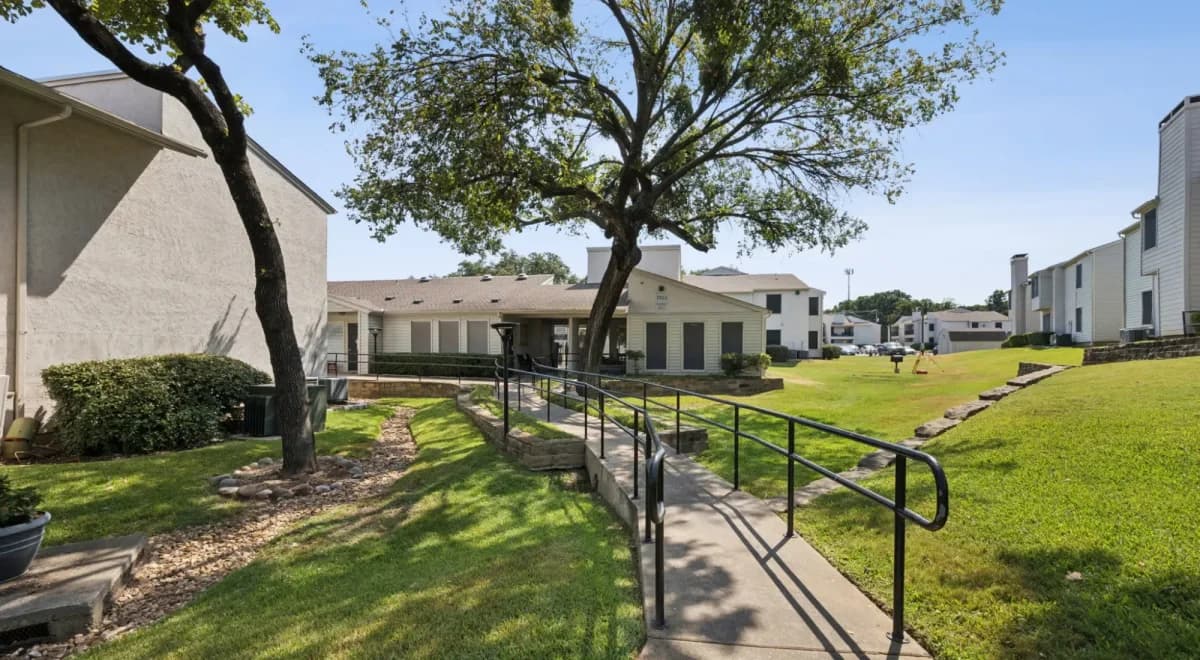 Arlington apartments for rent - Property image - Sleepy Hollow Apartments - 2
