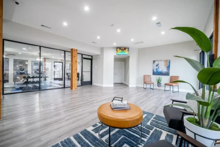 Arlington apartments for rent - image - Biltmore Apartments - Living room 1.webp