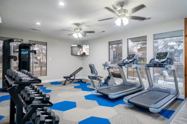 Arlington apartments for rent - image - Biltmore Apartments - Gym 2.webp