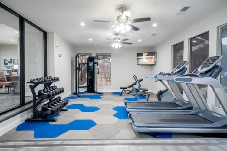 Arlington apartments for rent - image - Biltmore Apartments - Gym 4.webp