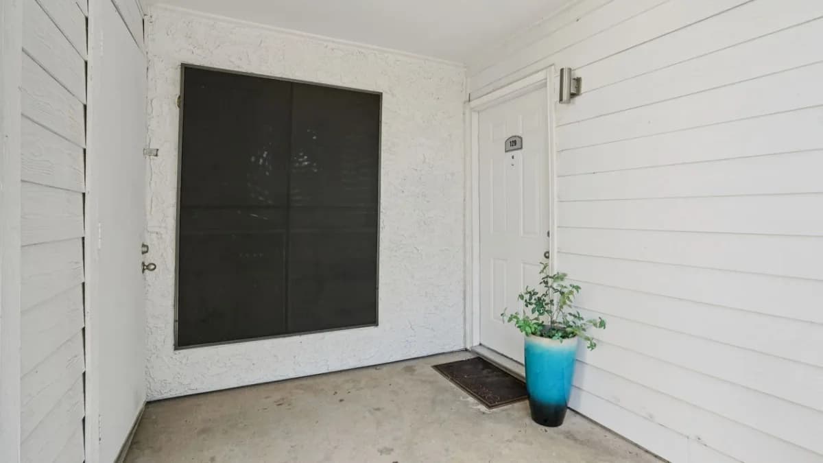 Arlington apartments for rent - Property image - Biltmore Apartments - 1