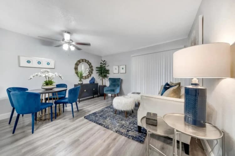 Arlington apartments for rent - image - Biltmore Apartments - Living room 5.webp