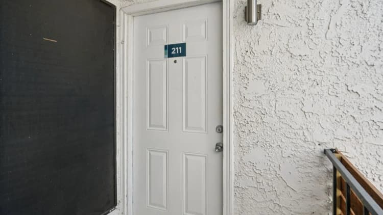 Arlington apartments for rent - image - Biltmore Apartments - Exterior 6.webp