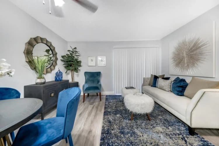 Arlington apartments for rent - image - Biltmore Apartments - Living room 6.webp