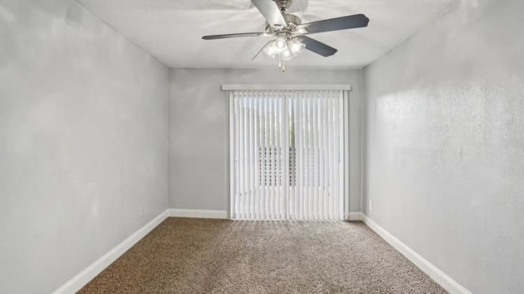 Arlington apartments for rent - image - Biltmore Apartments - Bedroom 15.webp