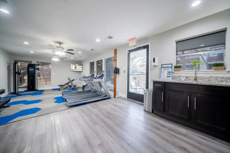 Arlington apartments for rent - image - Biltmore Apartments - Gym.webp
