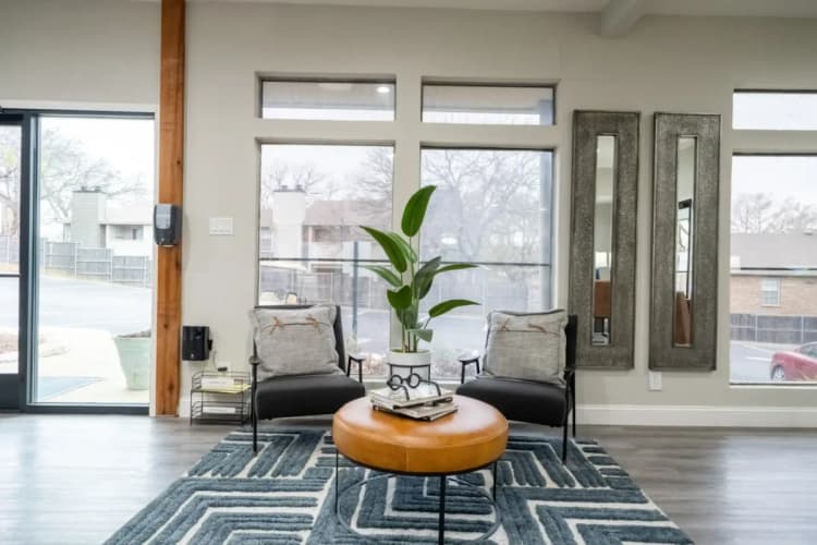 Arlington apartments for rent - image - Biltmore Apartments - Living room.webp