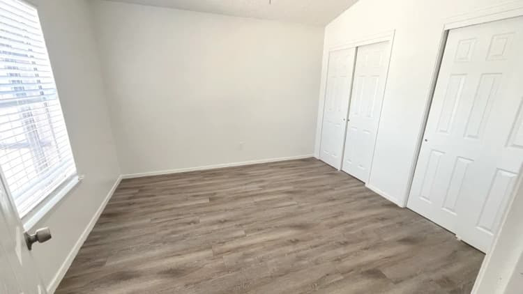 Arlington apartments for rent - image - Pine Ridge - Bedroom.webp