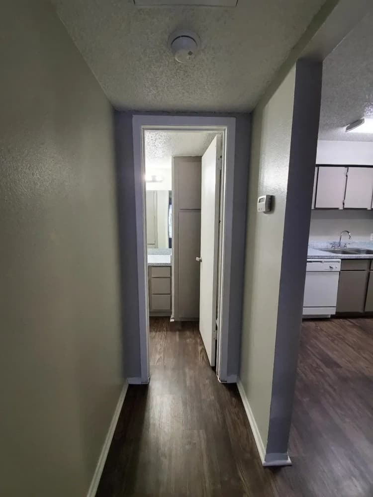 Arlington apartments for rent - image - Twenty Oaks Apartments - Kitchen 4.webp