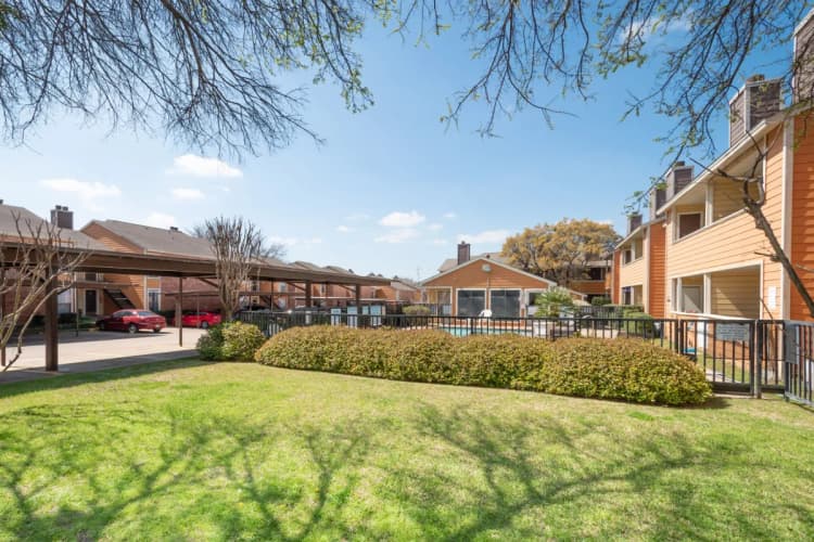 Arlington apartments for rent - image - Wimbledon Court - Exterior 4.webp