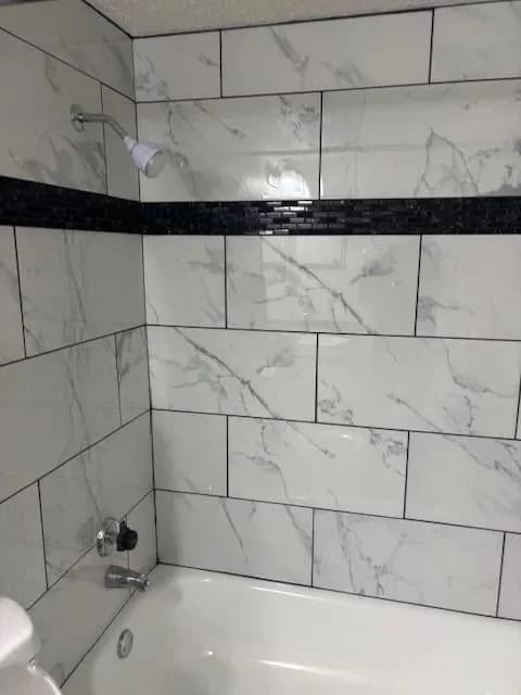 Arlington apartments for rent - image - Wimbledon Court - Bathroom 1.webp