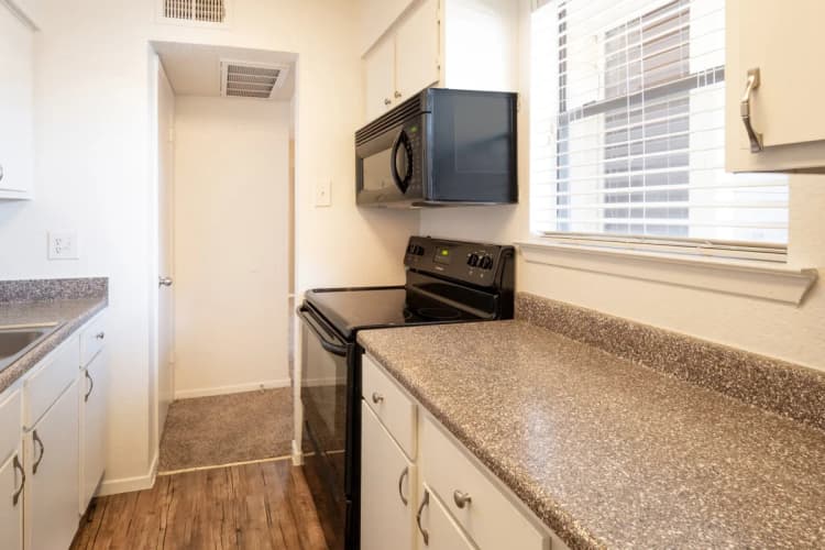 Arlington apartments for rent - image - Wimbledon Court - Bedroom 3.webp