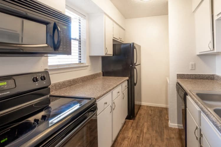 Arlington apartments for rent - image - Wimbledon Court - Kitchen 1.webp