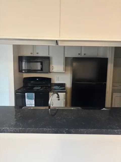 Arlington apartments for rent - image - Wimbledon Court - Kitchen.webp