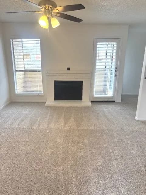 Arlington apartments for rent - image - Wimbledon Court - Living room.webp