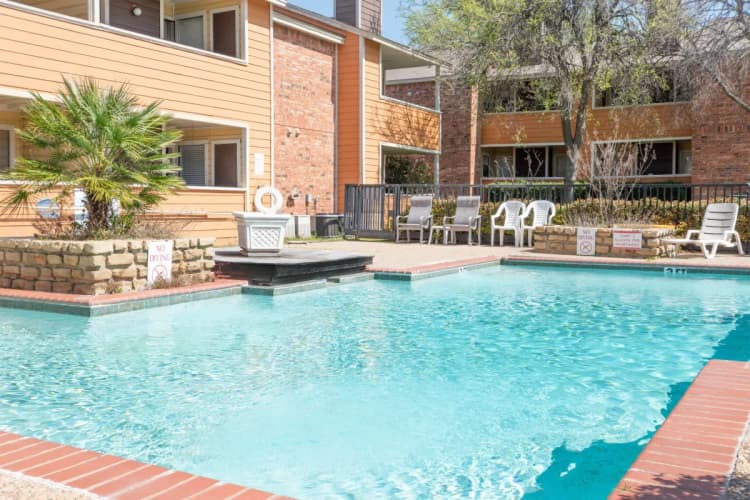Arlington apartments for rent - image - Wimbledon Court - Pool 4.webp