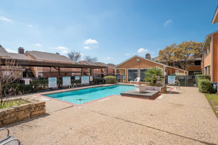 Arlington apartments for rent - image - Wimbledon Court - Pool 6.webp