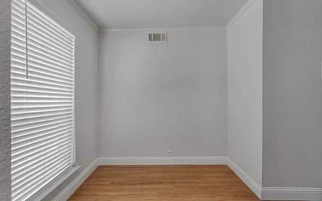 Arlington apartments for rent - image - imgi_16_dinning_room.jpeg.webp