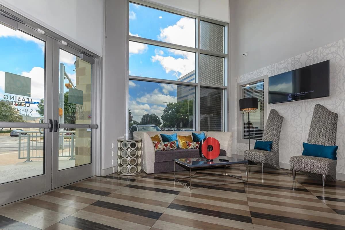Arlington apartments for rent - image - 404 Border - Enterance 2.jpg