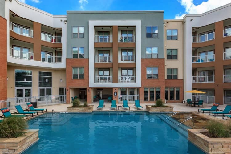 Arlington apartments for rent - image - 404 Border - Pool 3.jpg