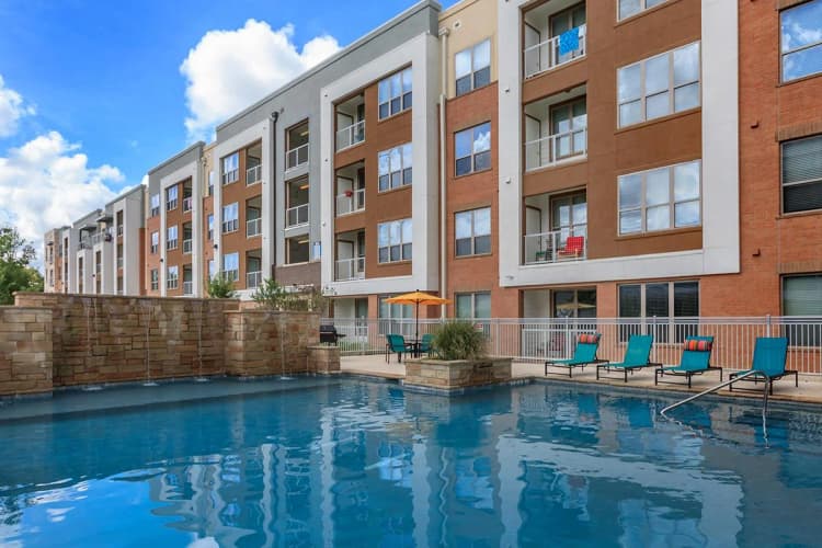 Arlington apartments for rent - image - 404 Border - Pool 2.jpg