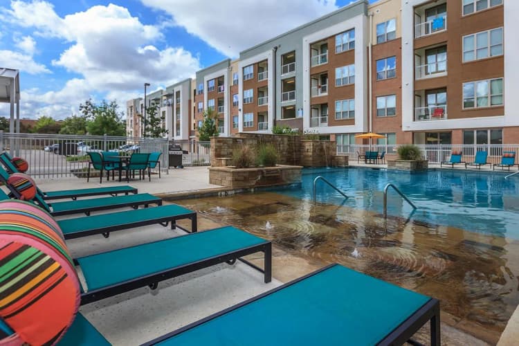 Arlington apartments for rent - image - 404 Border - Pool 4.jpg