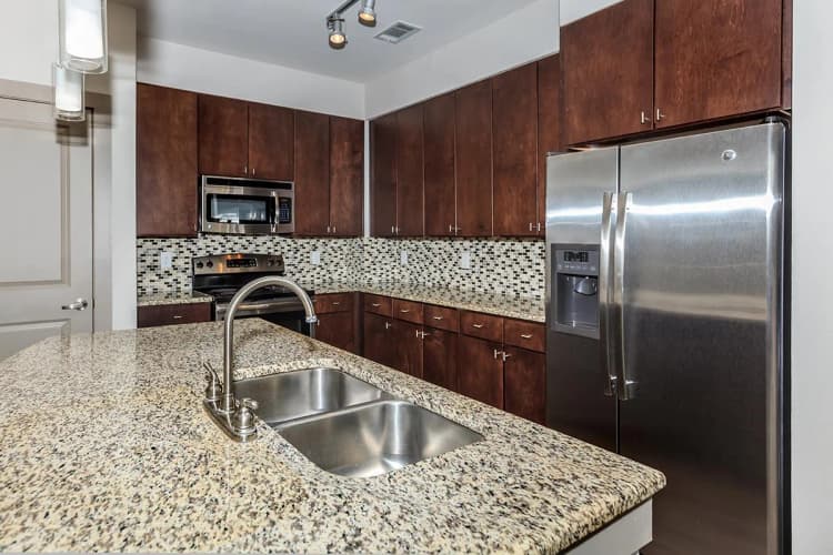 Arlington apartments for rent - image - 404 Border - Kitchen 9.jpg