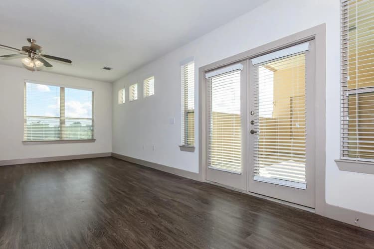 Arlington apartments for rent - image - 404 Border - Living room 4.jpg