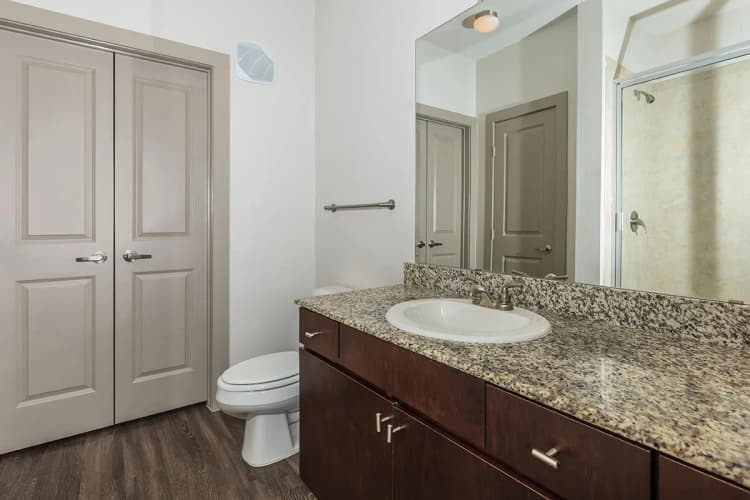 Arlington apartments for rent - image - 404 Border - Bathroom 4.jpg