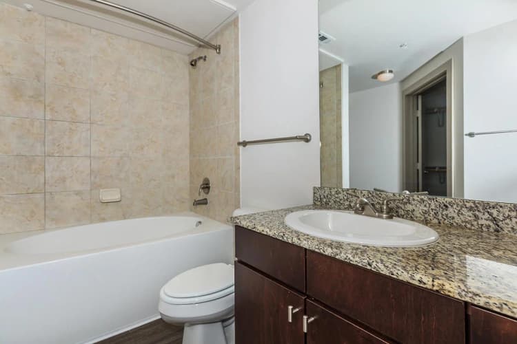 Arlington apartments for rent - image - 404 Border - Bathroom 6.jpg
