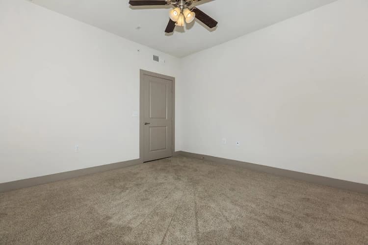 Arlington apartments for rent - image - 404 Border - Bedroom 5.jpg